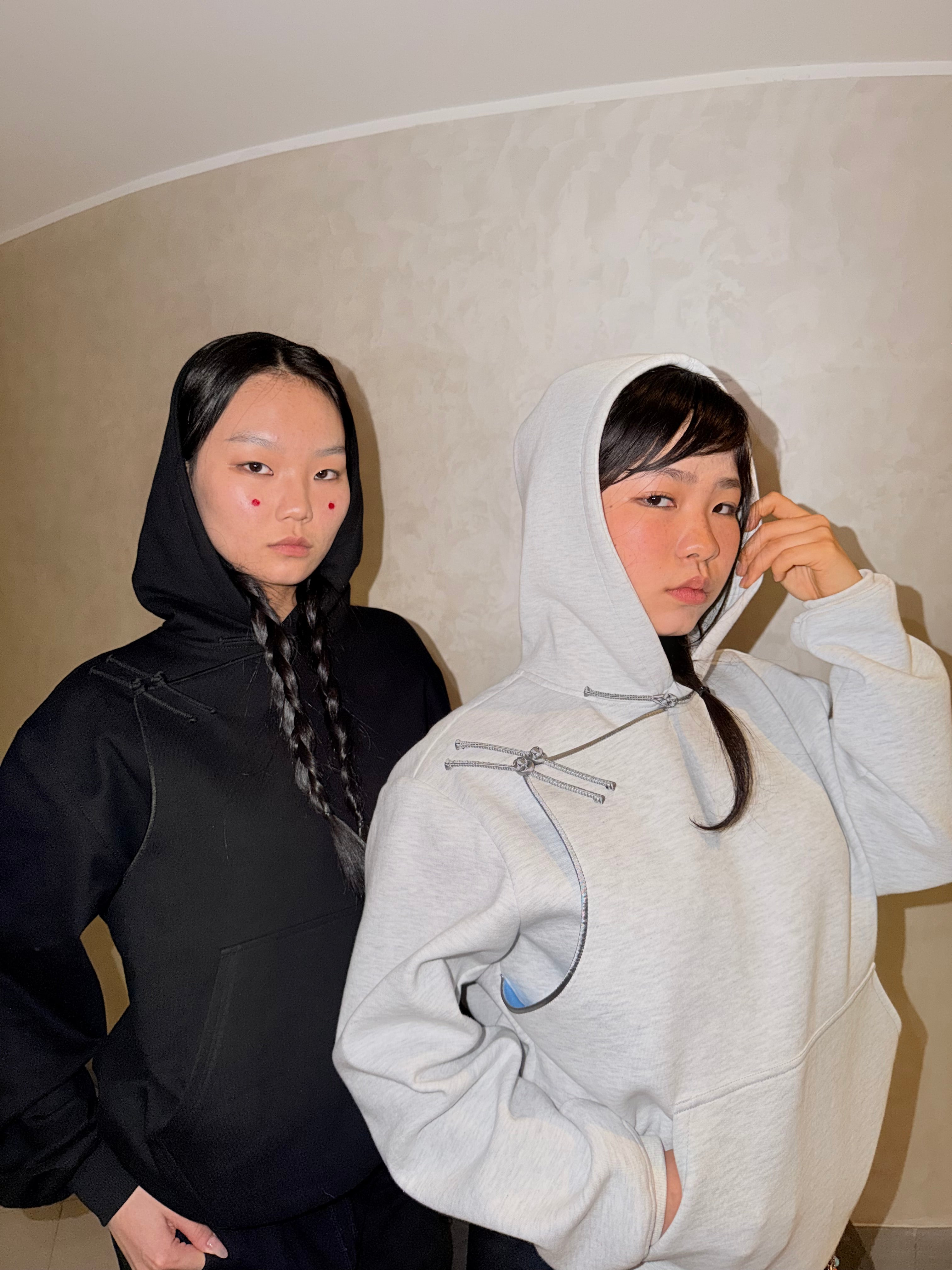 Deel Hoodies